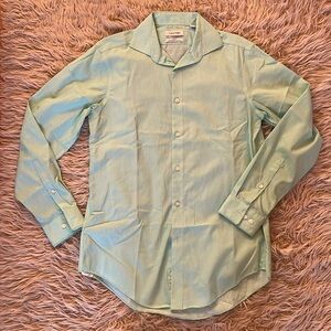 NWOT Calvin Klein Slim fit performance non-iron shirt 15” neck 32/33 sleeve